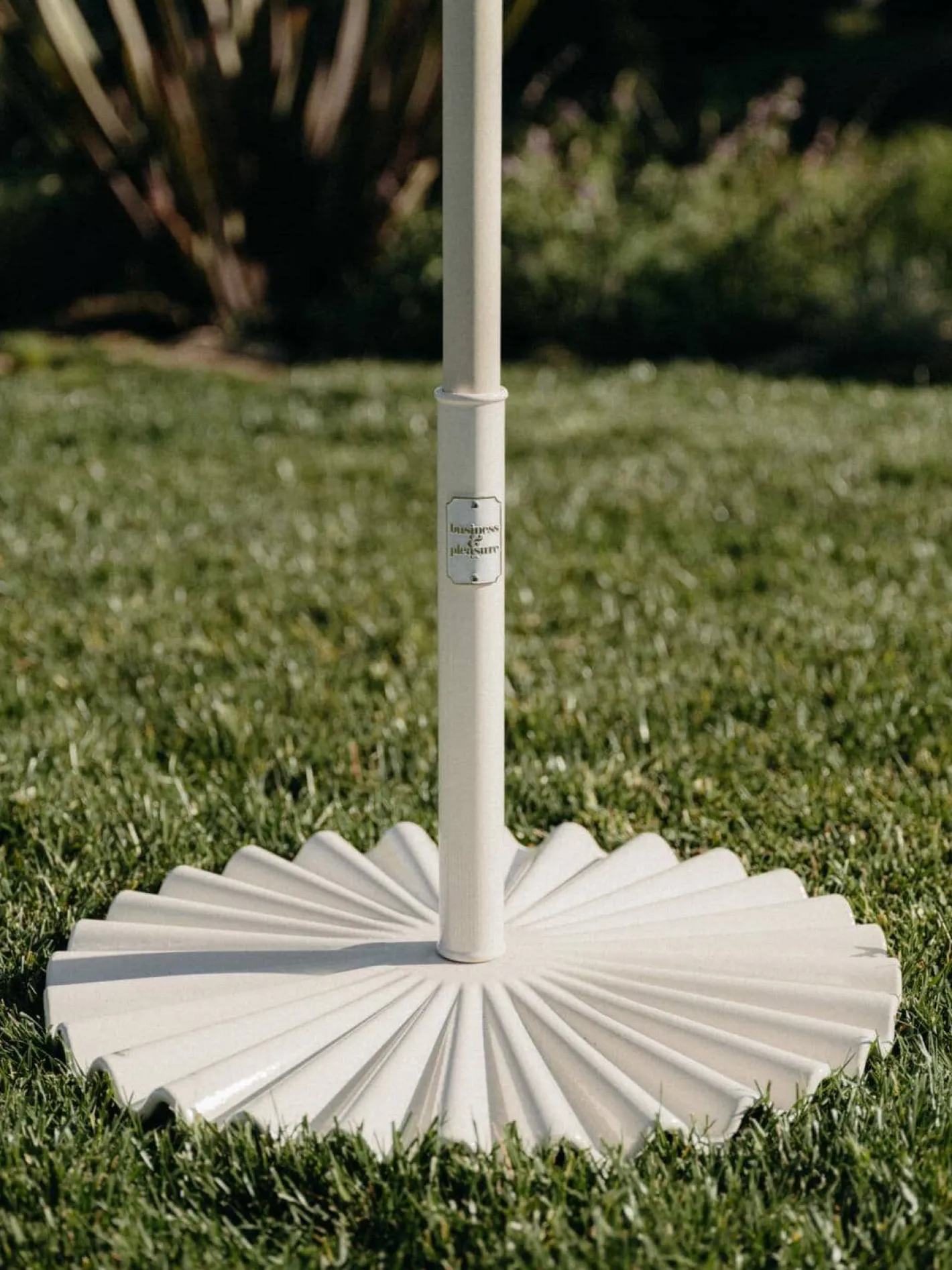 Business & Pleasure Co. The Clamshell Base - Antique White