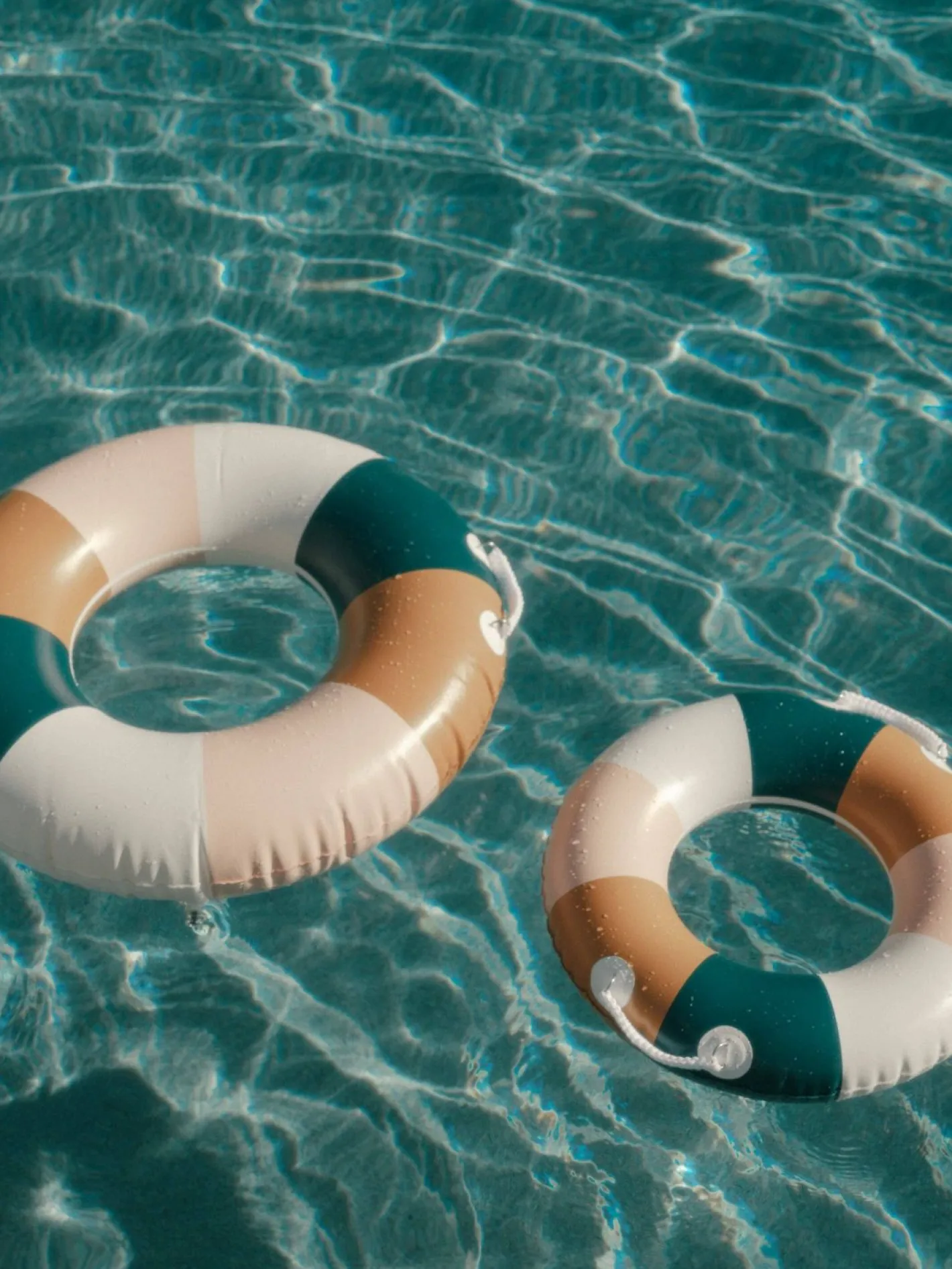Business & Pleasure Co. The Classic Pool Float - Large - 70'S Panel Cinque