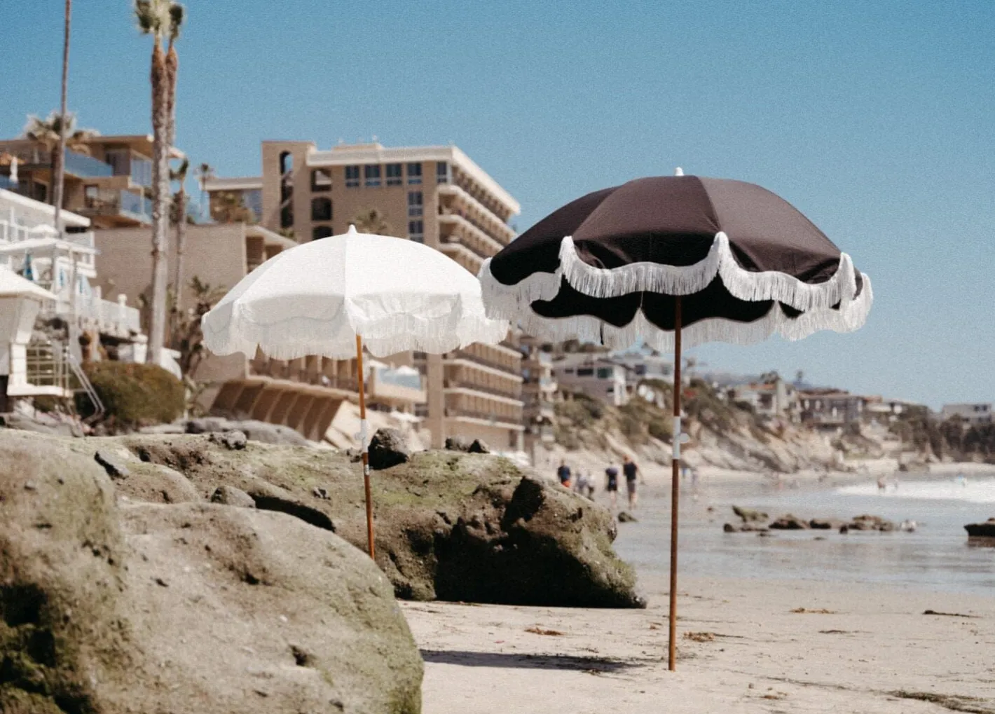 Business & Pleasure Co. The Holiday Beach Umbrella - Vintage Black