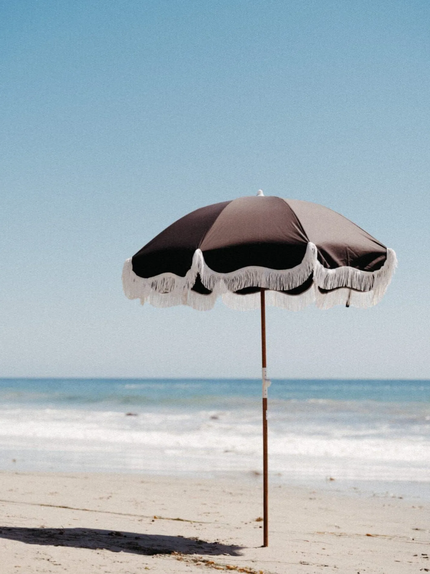 Business & Pleasure Co. The Holiday Beach Umbrella - Vintage Black