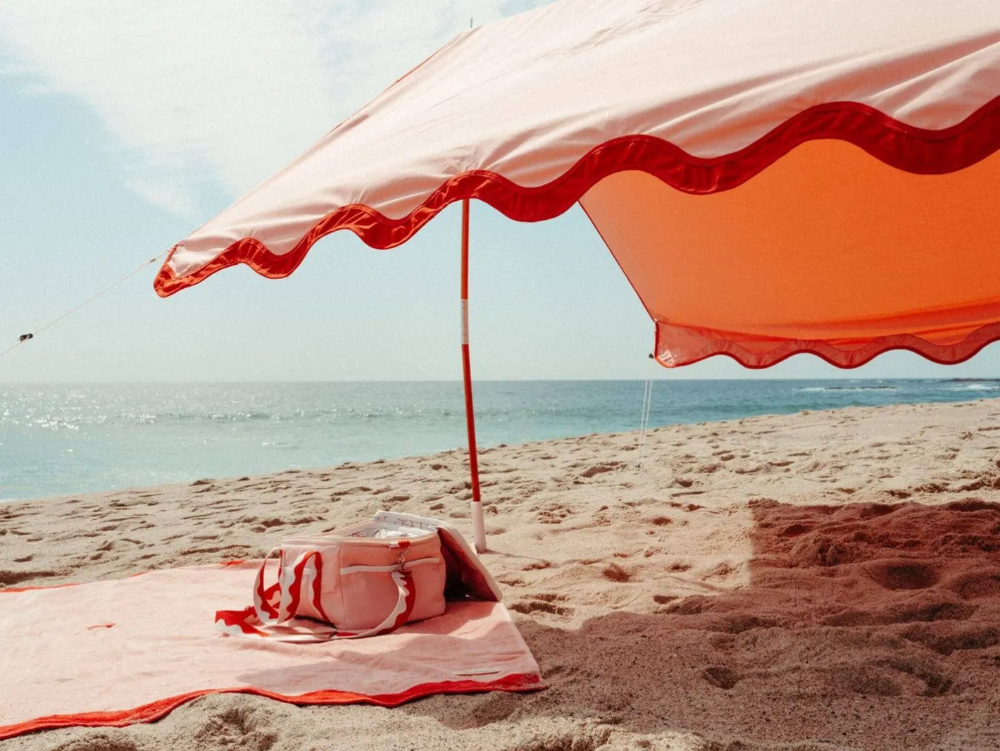 Business & Pleasure Co. The Premium Beach Tent - Rivie Pink