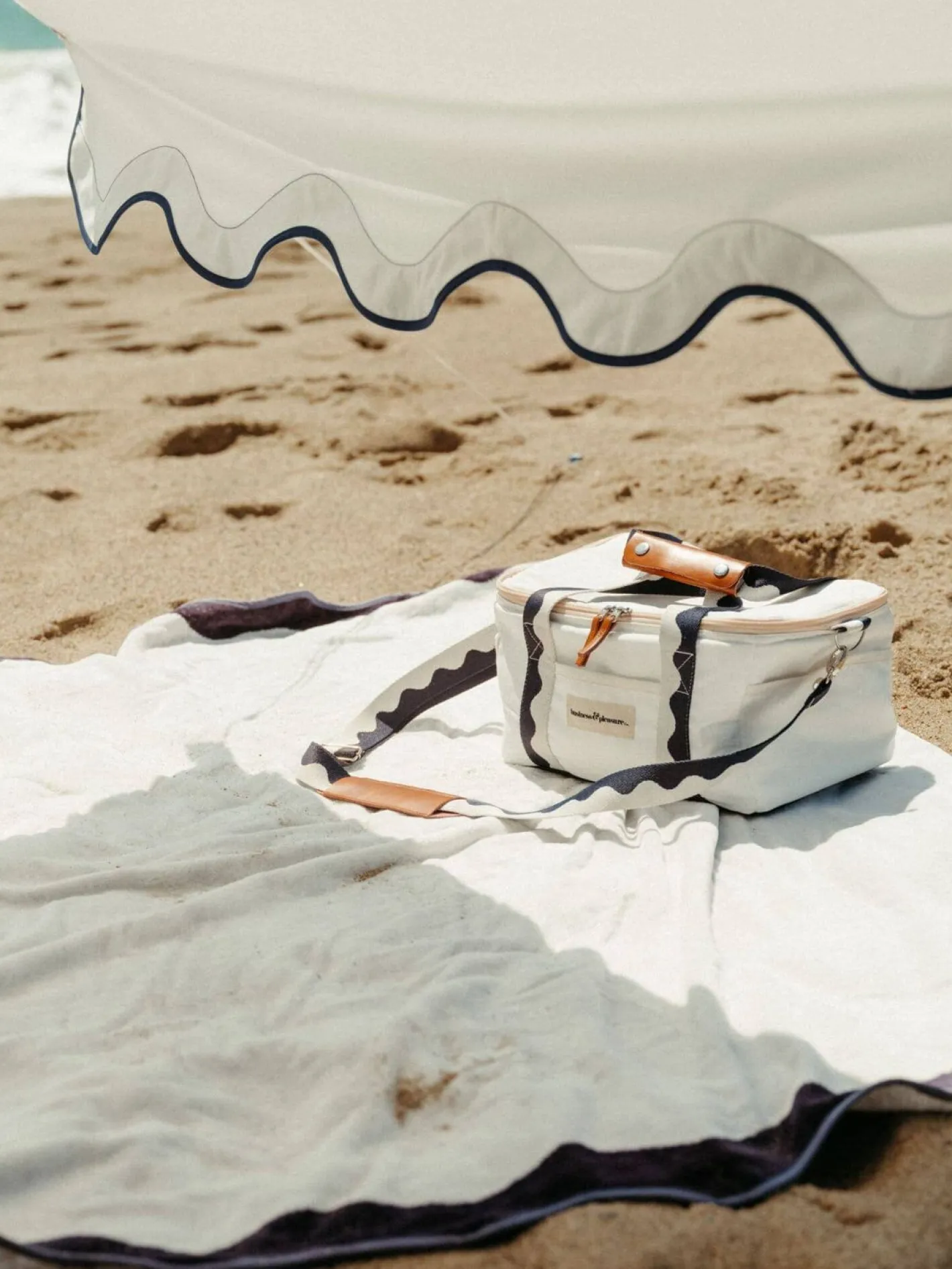 Business & Pleasure Co. The Premium Beach Tent - Rivie White