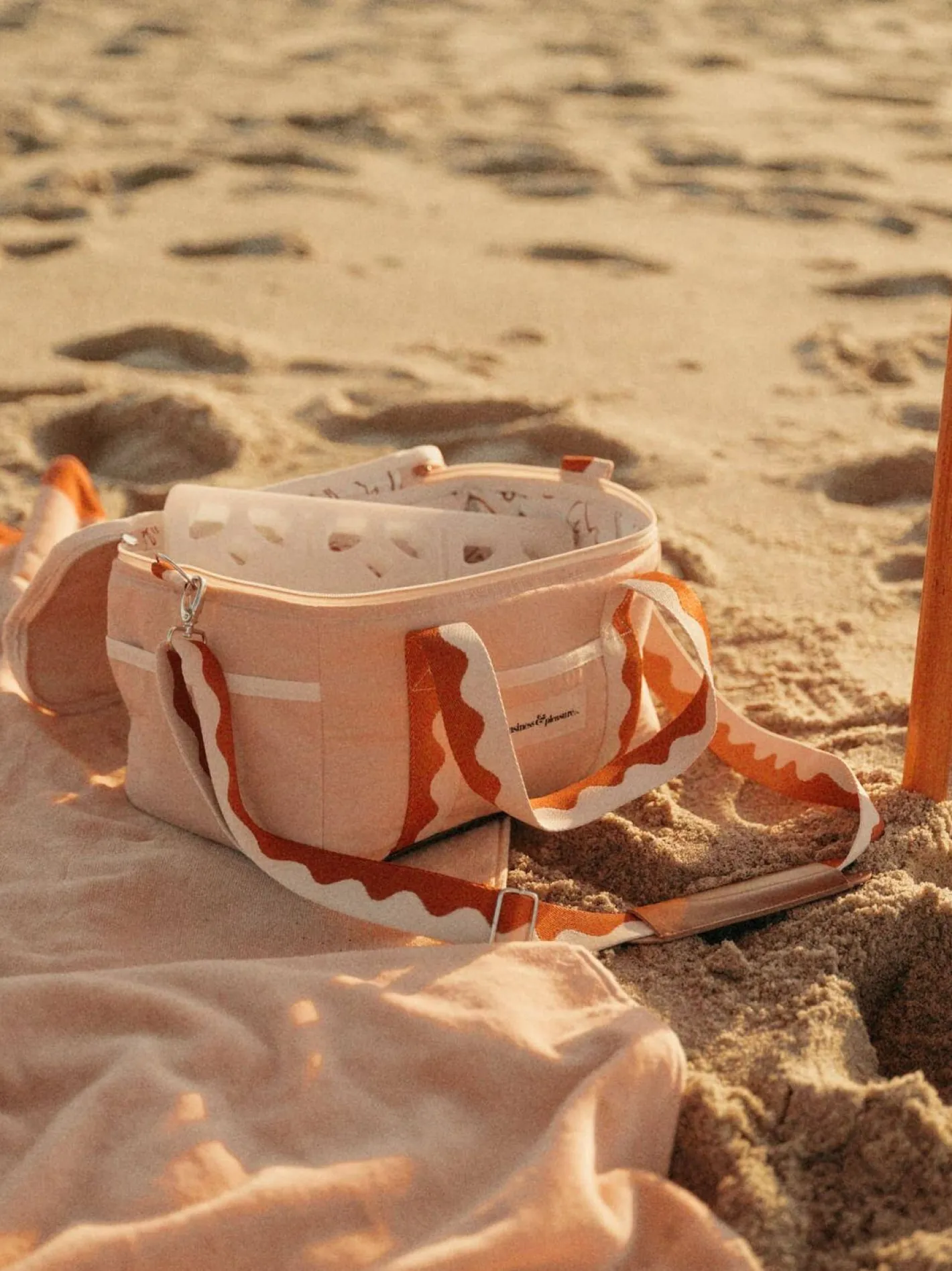 Business & Pleasure Co. The Premium Cooler Bag - Rivie Pink