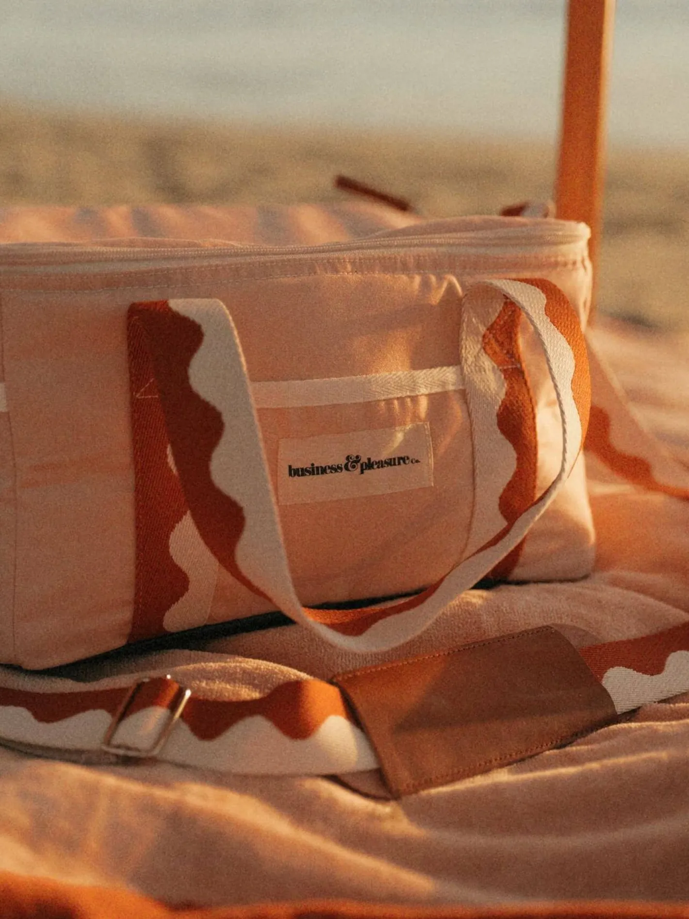 Business & Pleasure Co. The Premium Cooler Bag - Rivie Pink